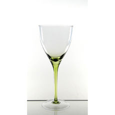 Verre à vin vert en verre soufflé bouche 28cl Verre à vin vert en verre soufflé bouche 28cl